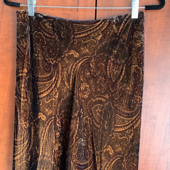 Lauren Ralph Lauren Velvet A-Line skirt, Size 6 - Picture 3 of 13